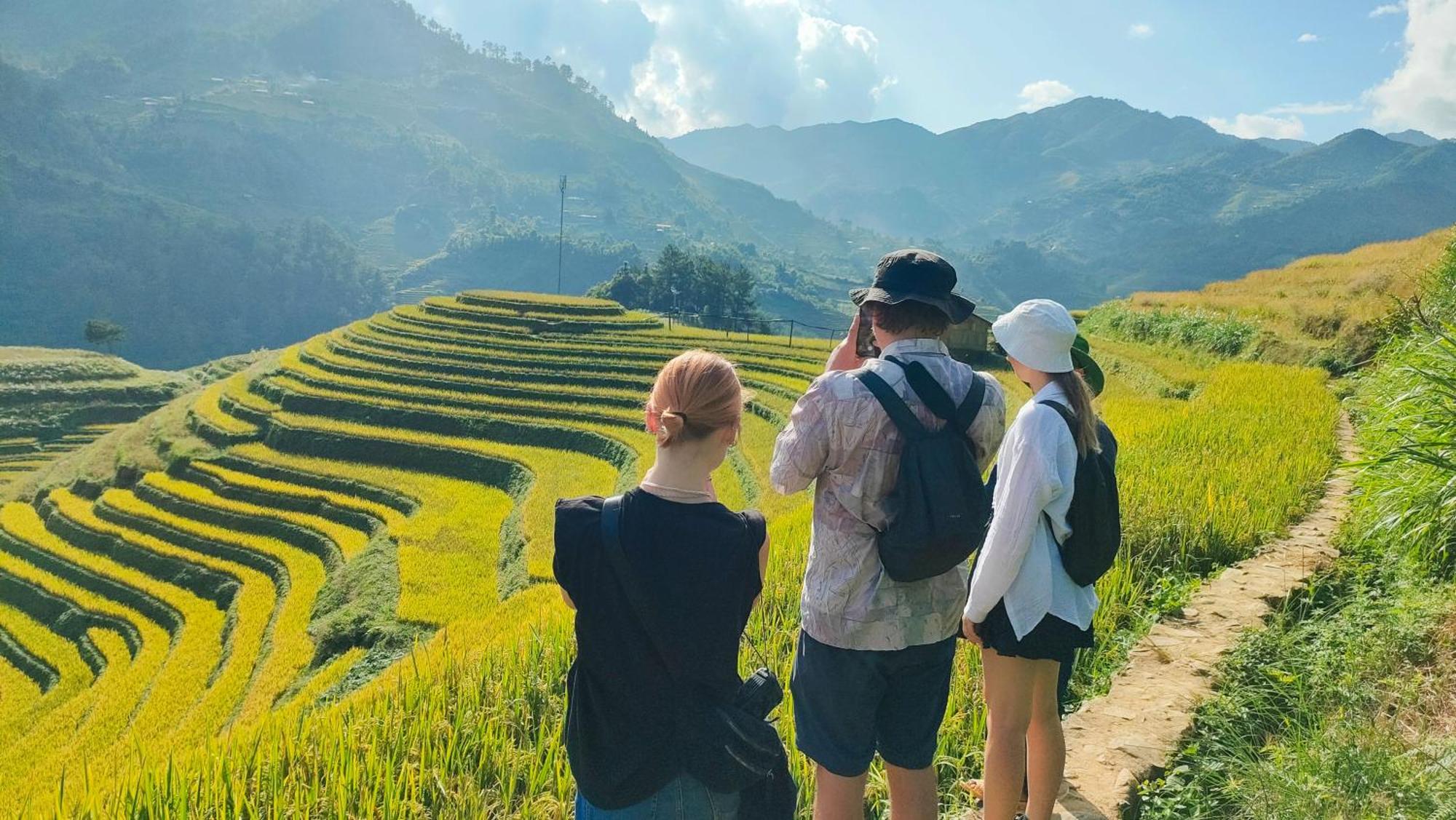 Indigenous Homestay- Trek- Food- Bus Mu Cang Chai Extérieur photo